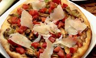 Parmesan peynirli vejetaryen pizza