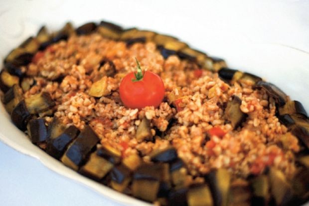 Sarkaç: Patlıcanlı Bulgur Pilavı 80