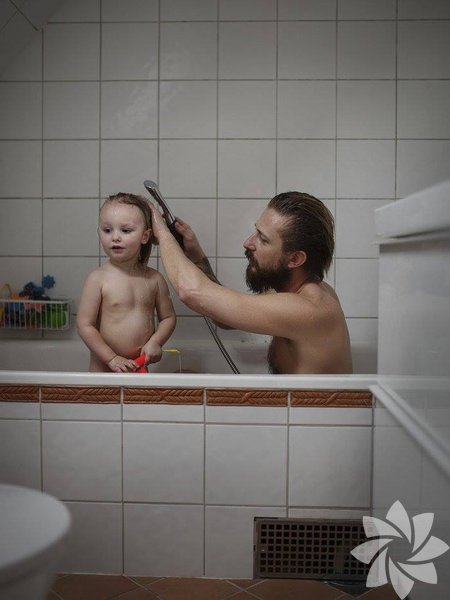 Голая мама фото видео