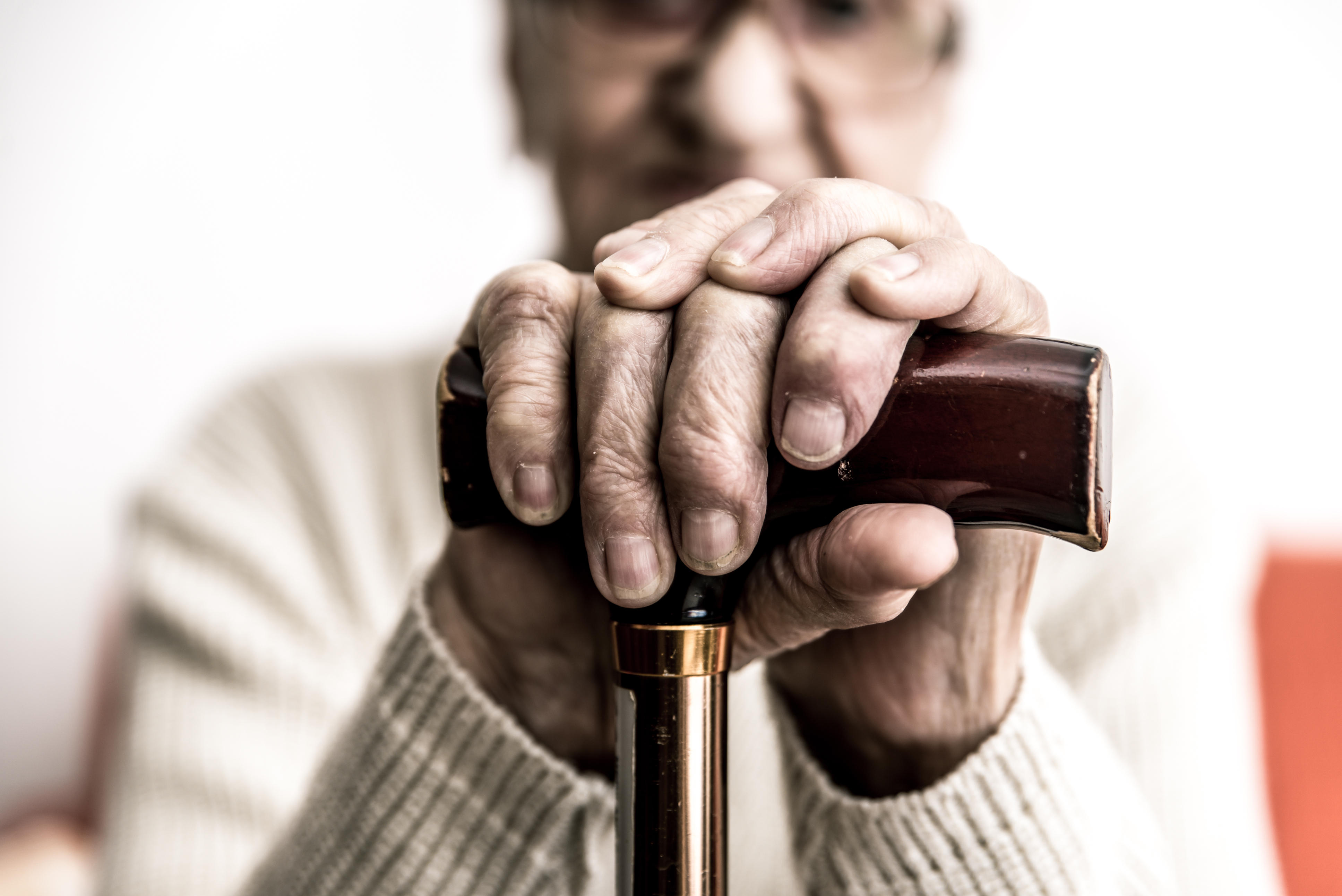 BiR ALZHEiMER HASTASININ GÜNLÜĞÜ BiR ALZHEiMER HASTASININ GÜNLÜĞÜ